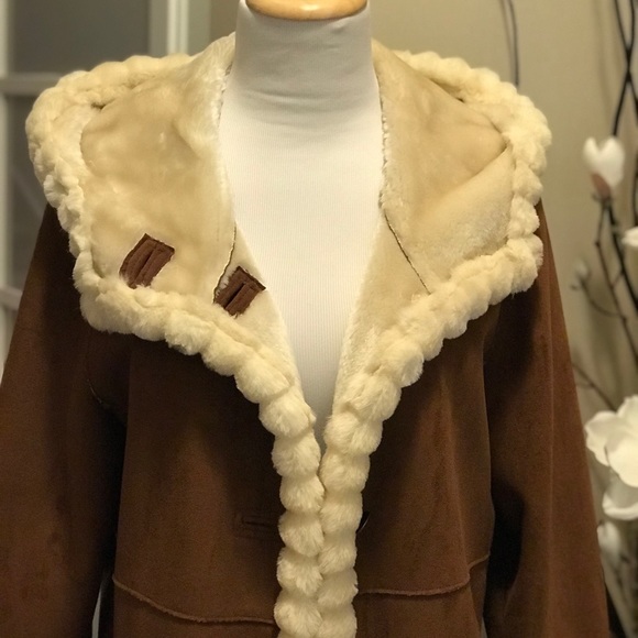 Coat - Picture 4 of 5